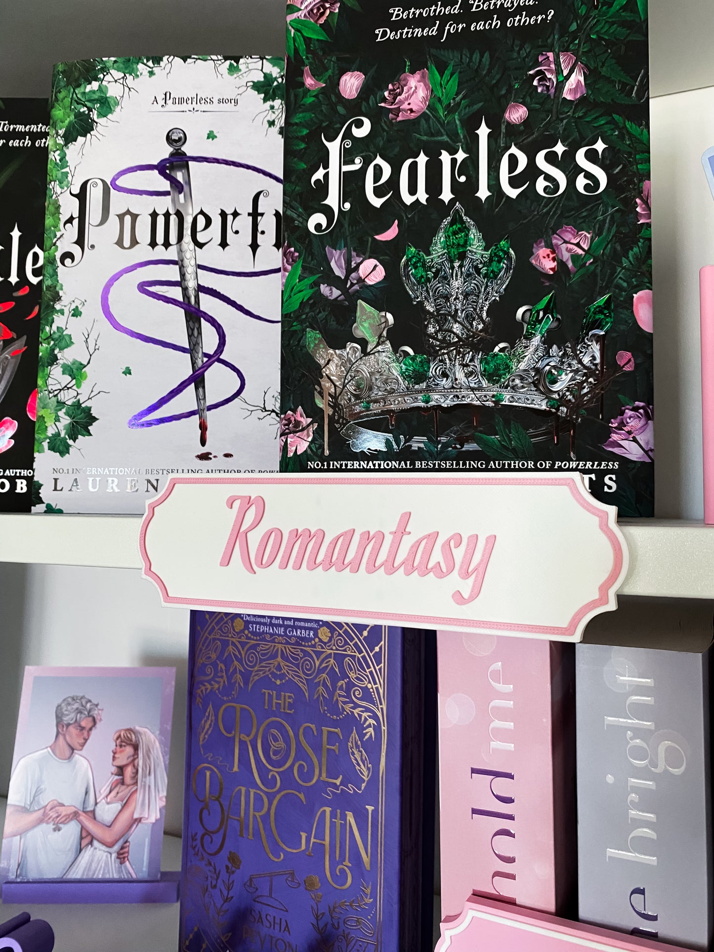 Romantasy Regalschild