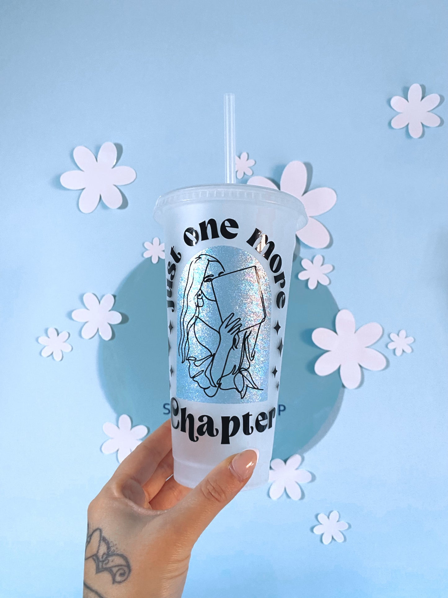 Just One More Chapter Trinkbecher BW