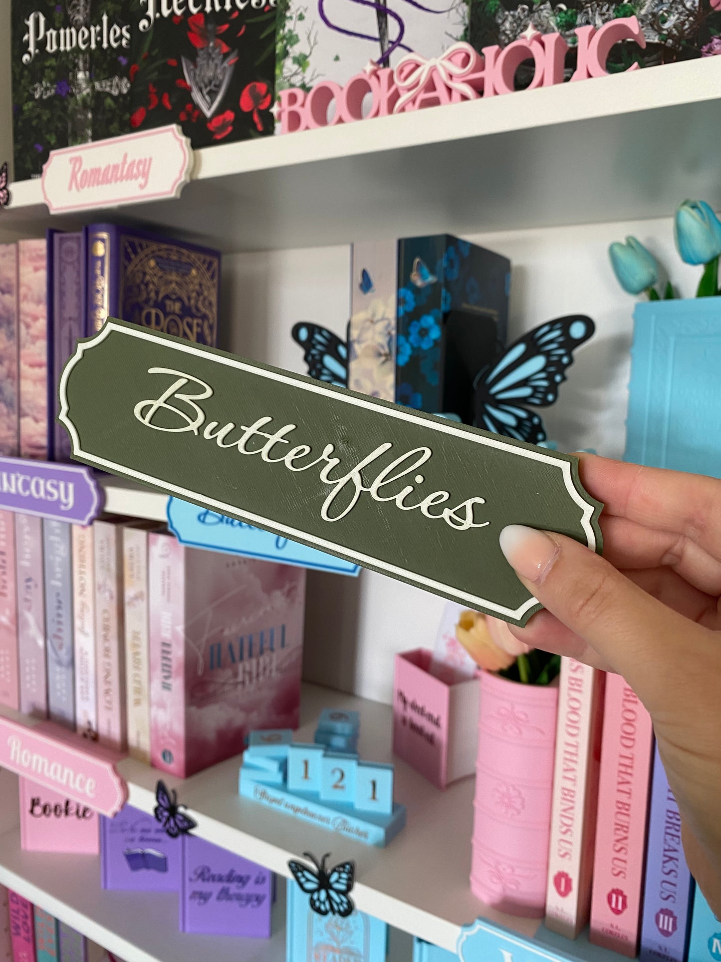 SECOND CHANCE - „Butterflies“ Genre-Regalschild (KEIN Adapter dabei)