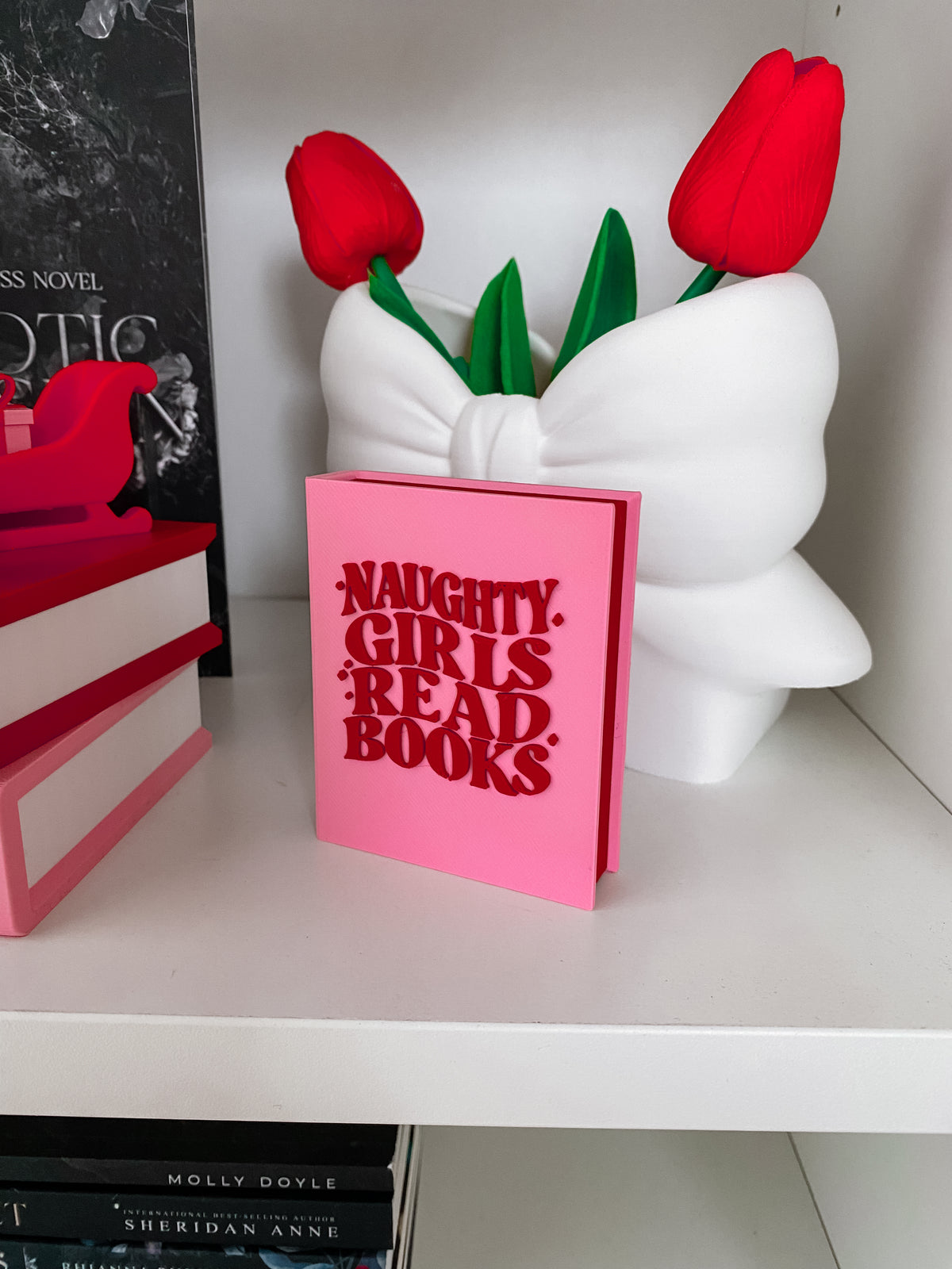 Deko-Buch MINI “Naughty Girls Read Books”