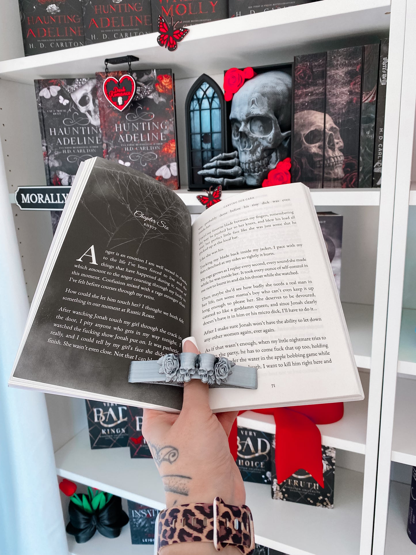 Totenkopf Page Holder