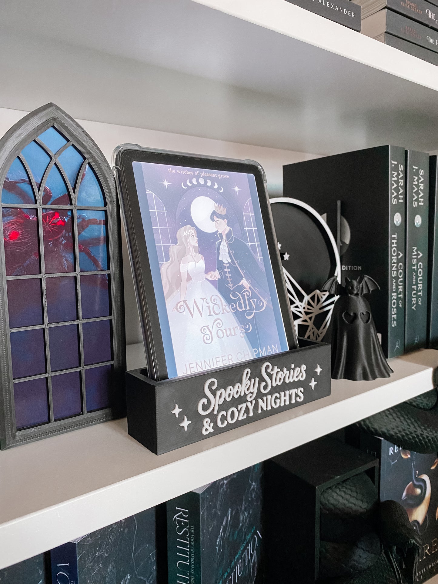 Spooky Stories E-Reader Halter