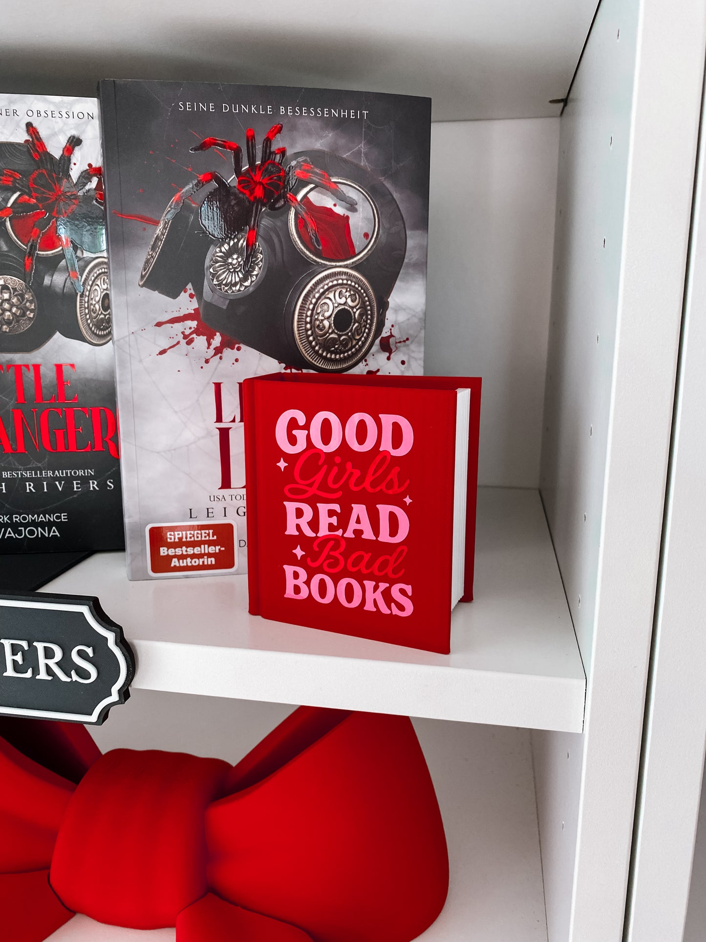 „Good Girls Read Bad Books“ Lesezeichenhalter