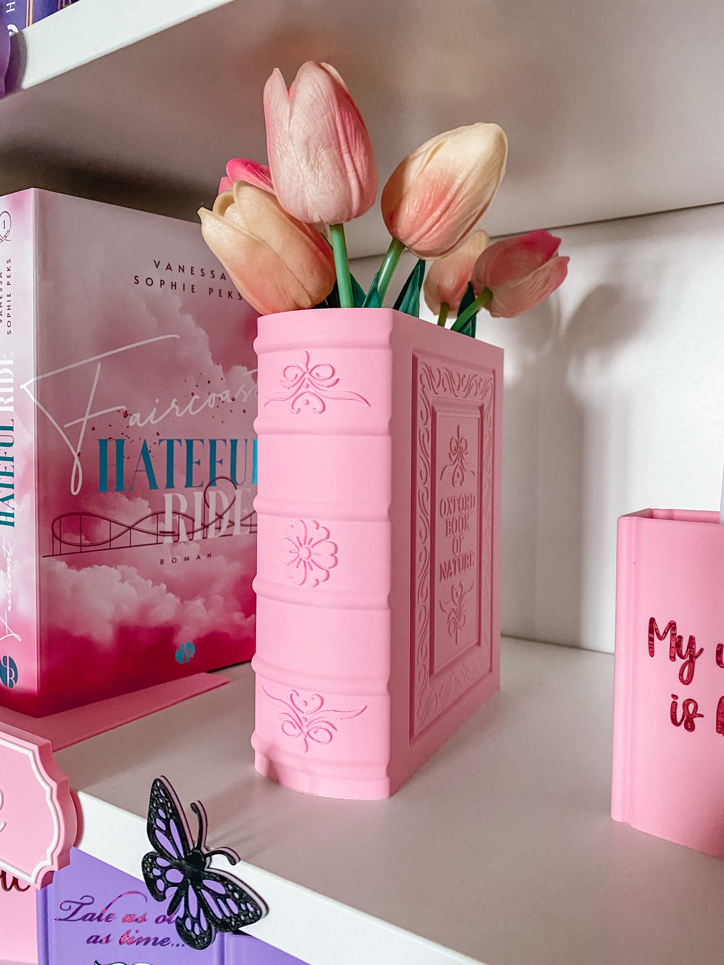 Blumenvase in Buchform