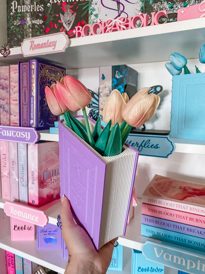 Blumenvase in Buchform