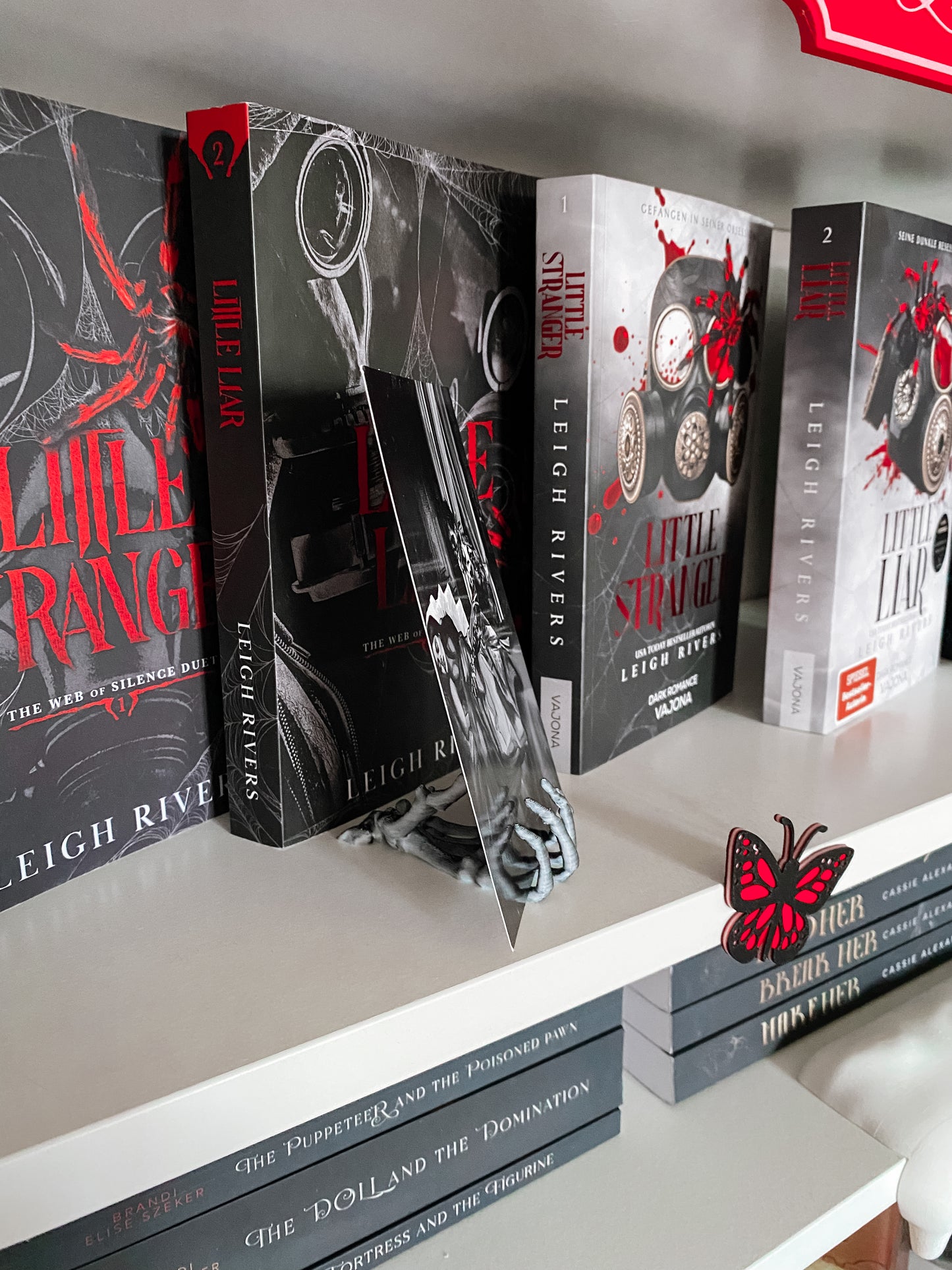 Skelett Hand Charakterkartenhalter - BUCHBOX SPECIAL