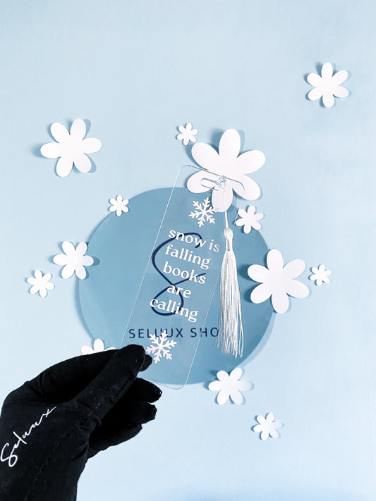 Snow Is Falling, Books Are Calling Lesezeichen