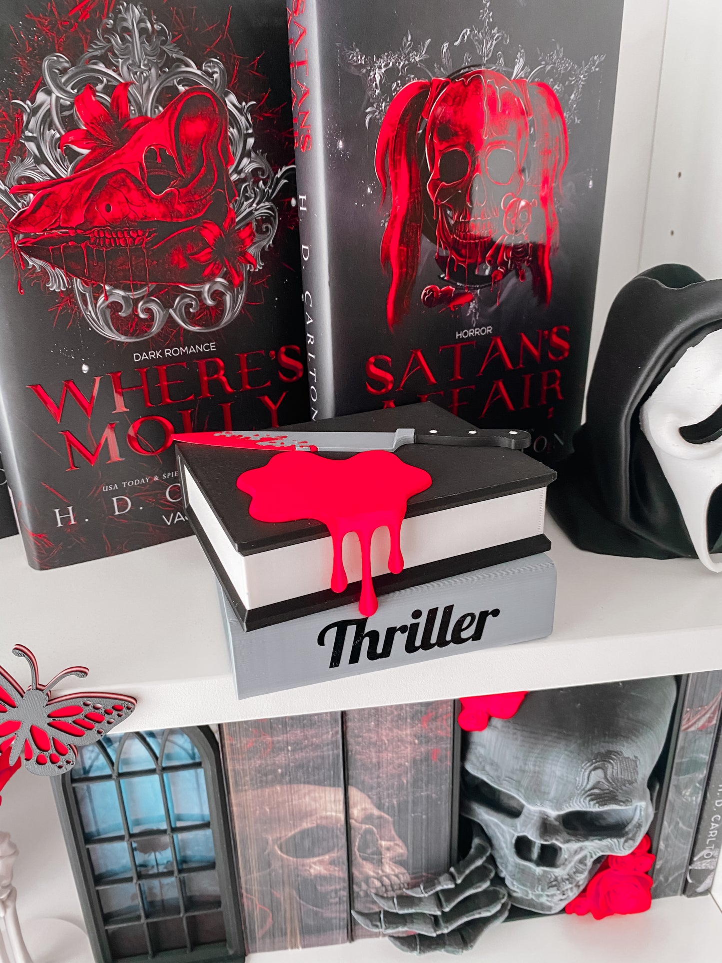 Thriller Deko-Bücherstapel