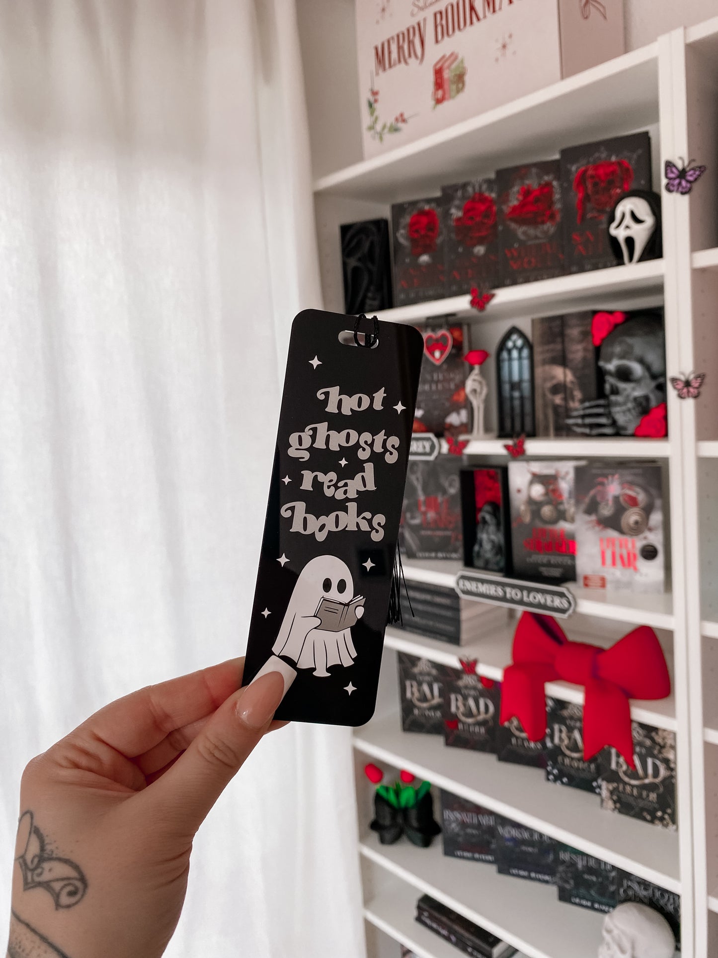 Hot Ghosts Read Books Lesezeichen
