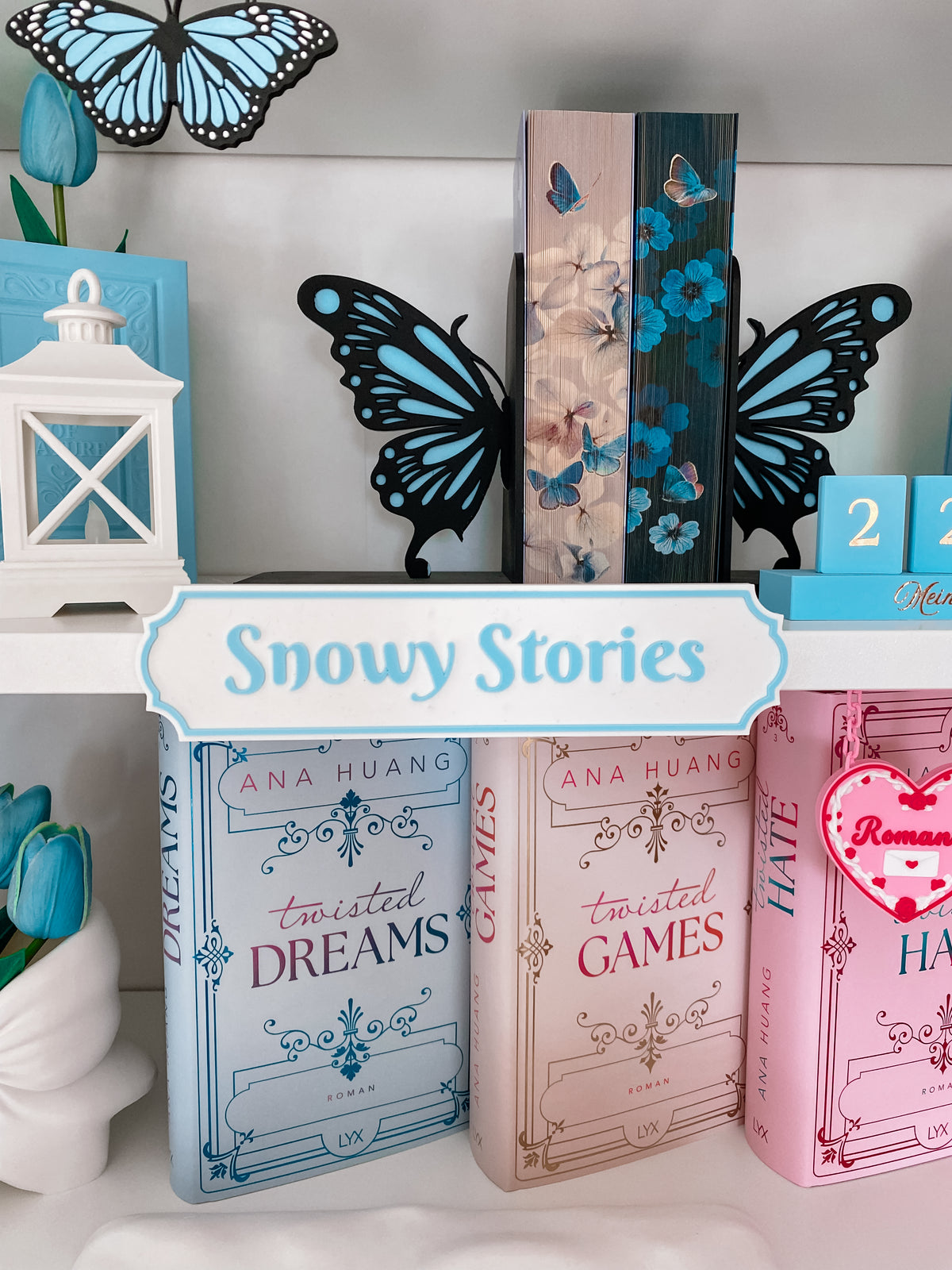 Snowy Stories Regalschild