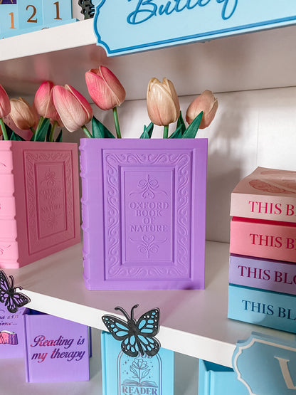 Blumenvase in Buchform