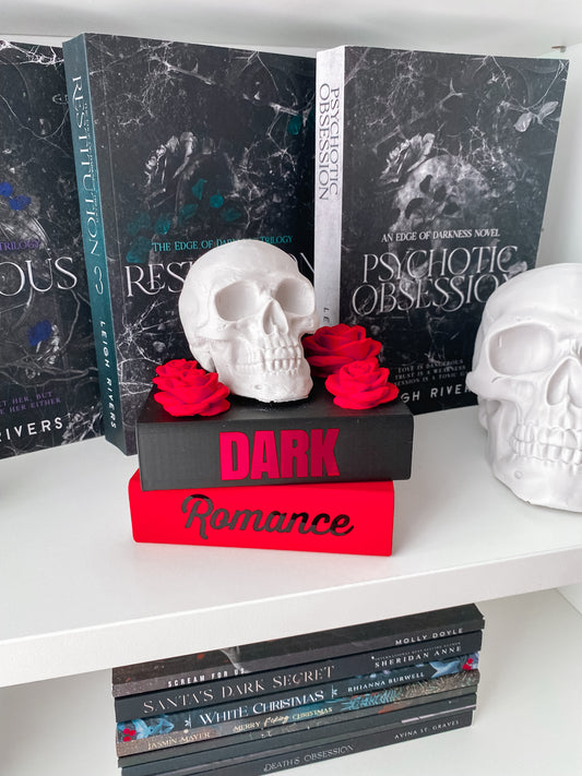 Dark Romance Deko-Bücherstapel