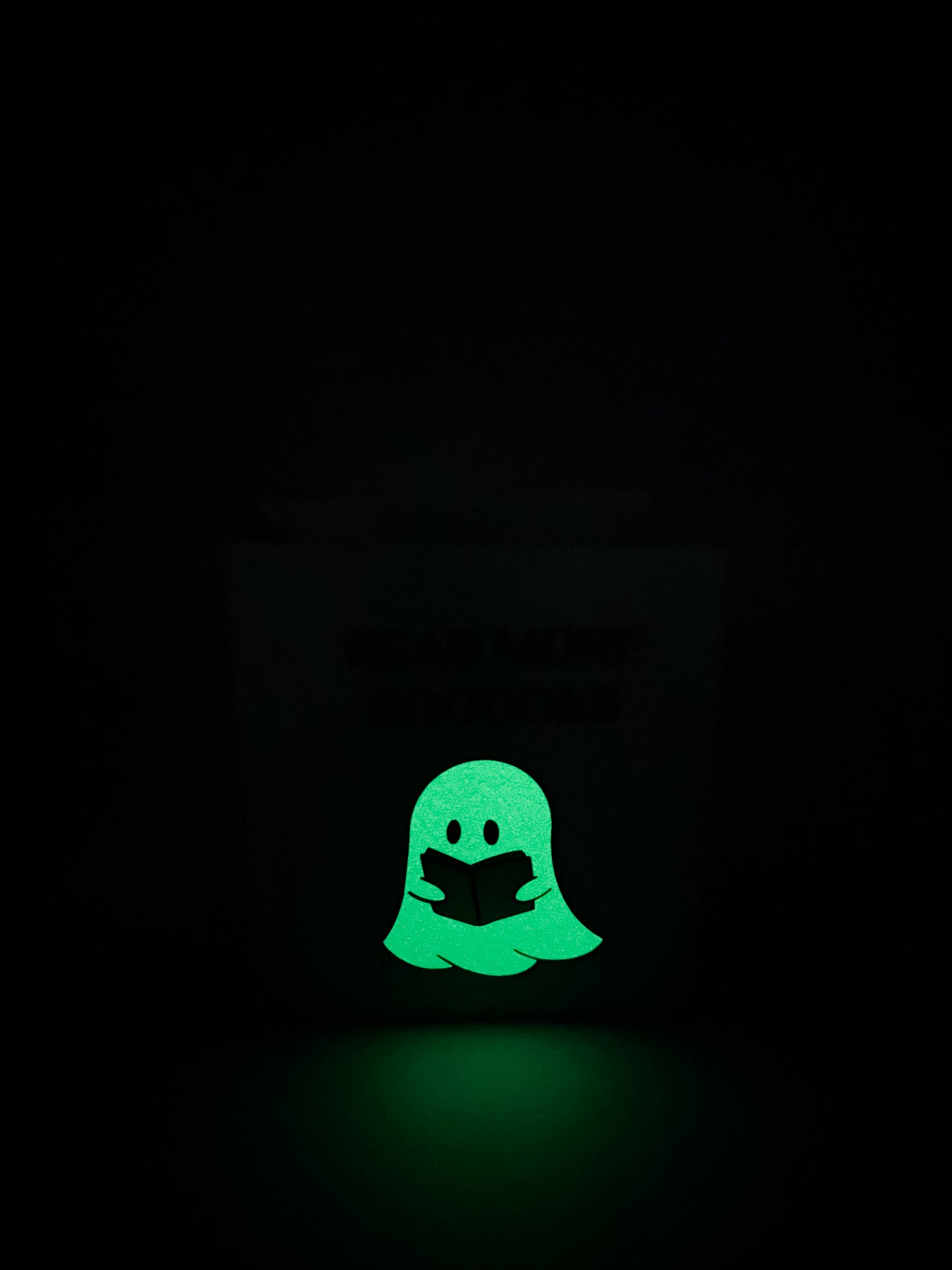 „Read More Booooks“ Lesezeichenhalter - Glow In The Dark