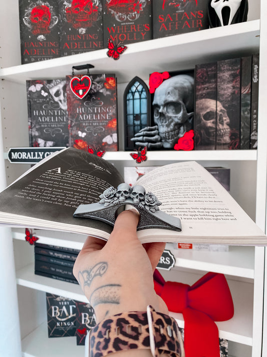 Totenkopf Page Holder